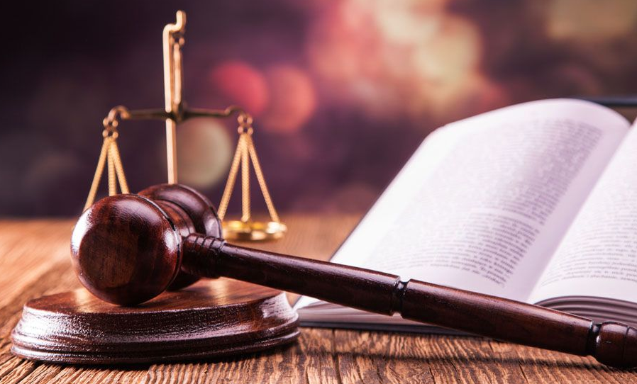 房屋承租人可以起訴強制拆除行為違法嗎？