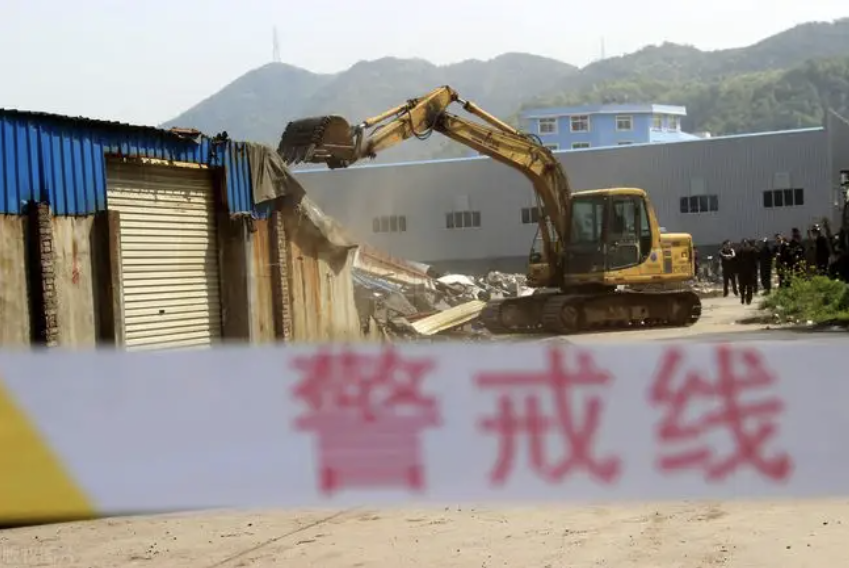 征收決定合法，強(qiáng)拆行為違法，能否獲得國(guó)家賠償？